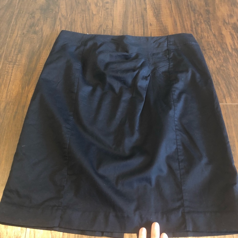 Navy size 4 Banana Republic pencil skirt w/ pleat